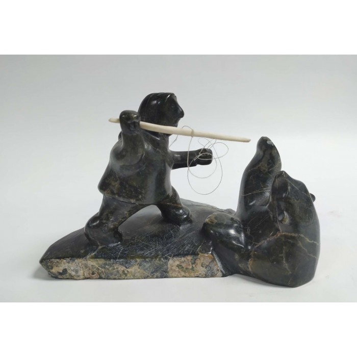 Sculpture  chasseur Inuk et ours polaire sur banquise